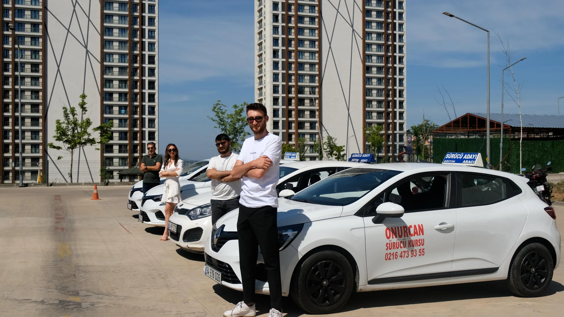 Onurcan Sürücü Kursu ekibi ve araç filosu